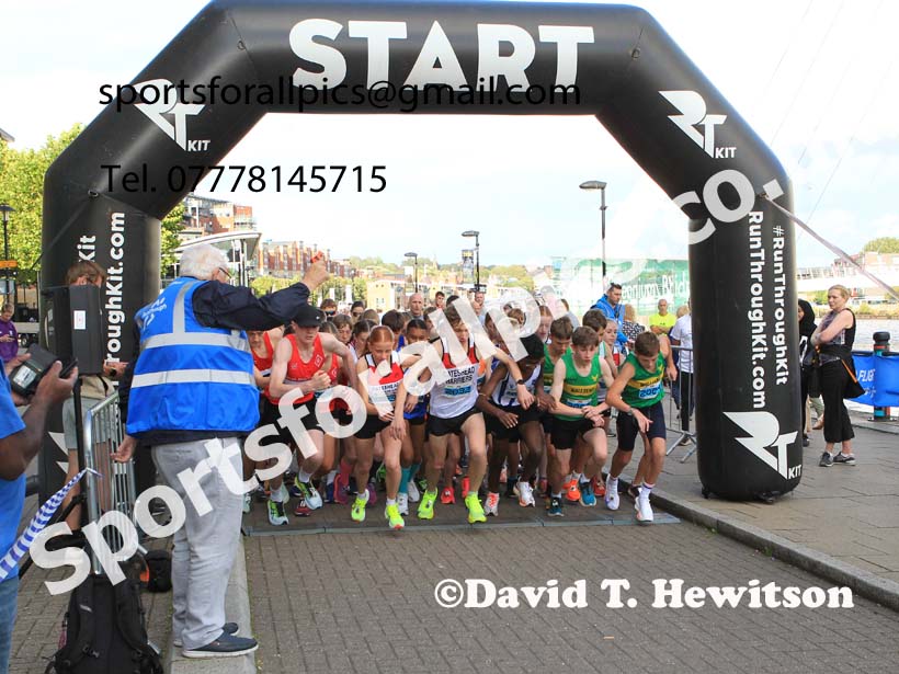 Junior 3k, 2024 Quayside 5k Road Race, Newcastle/Gateshead.  Photo: David T. Hewitson/Sports for All Pics